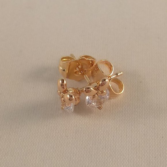 18K Yellow Gold Plated Diamond Zircon Butterfly Stud Earrings .66ctw AAA Gift - Picture 5 of 6